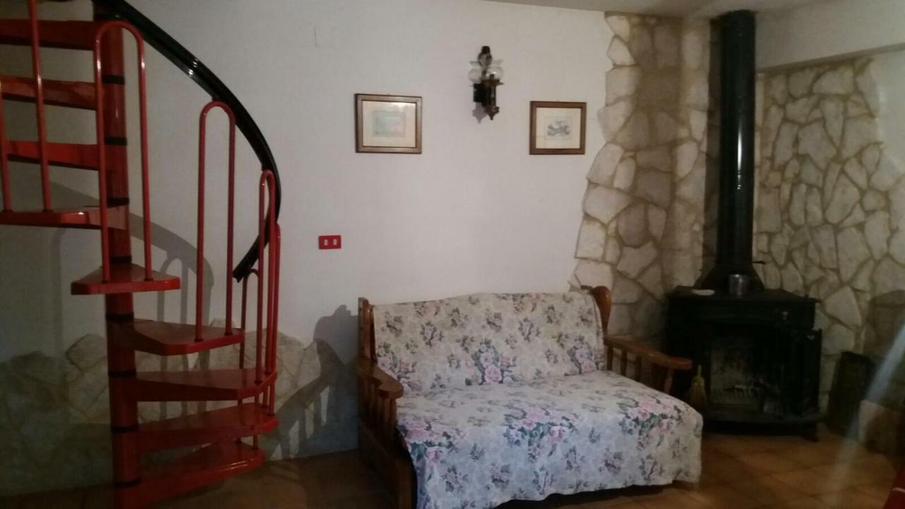casa con giardino Villa Pescasseroli Exterior foto